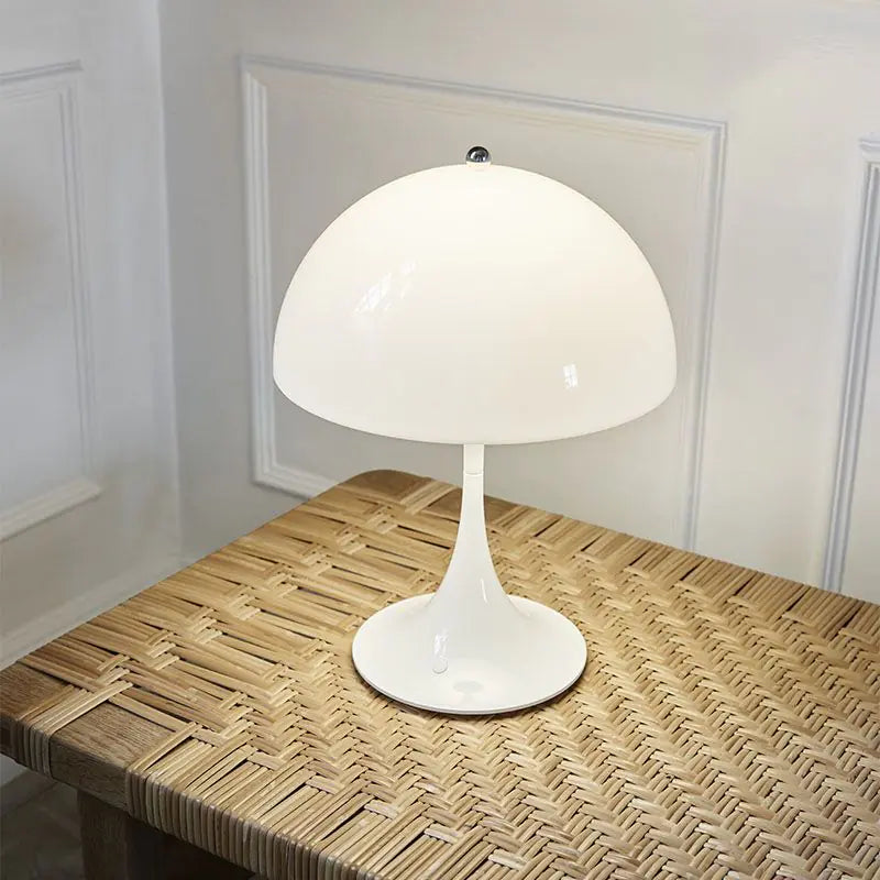 Louis Poulsen Panthella 250 Portable Table Lamp